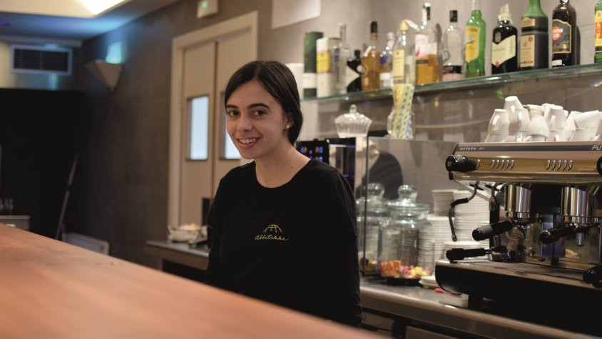 La Marta ha acabat els estudis a l'IFE i treballa en un restaurant