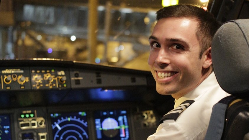 Marc Montoliu, a la cabina de pilotatge del seu avió