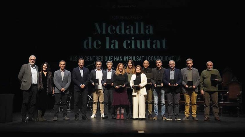 Flaixos | La ciutat penja la medalla a la formació professional en pes