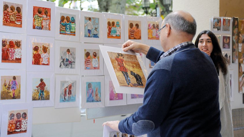 La Fira del Dibuix continua sent un punt de trobada i un espai de visibilització pels pintors.