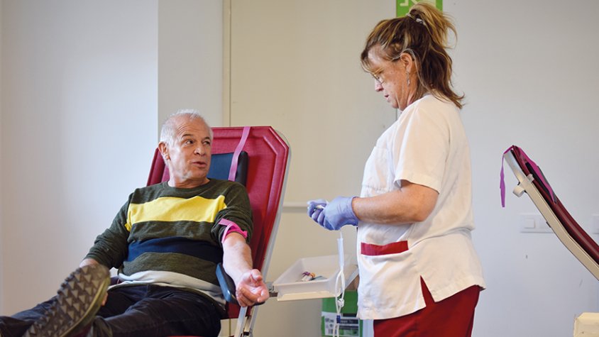 Joan Berga dona sang, plasma i plaquetes. Al llarg de la seva vida ha fet més de 170 donacions.