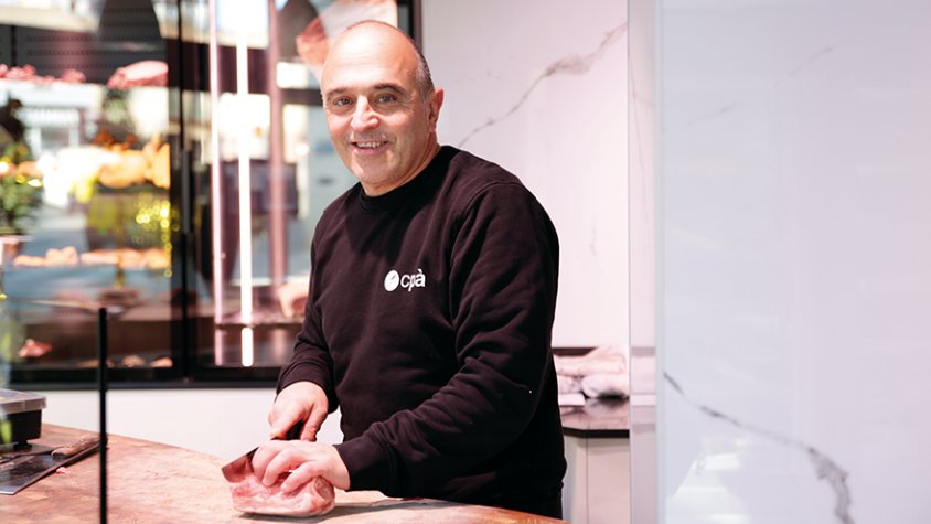 L'Albert Planagumà va patir un accident a la seva carnisseria i la tranfusió de sang que va rebre ràpidament li va salvar la vida