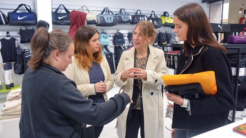 L’Ajuntament d’Olot ha finalitzat la primera i segona fase de la diagnosi sobre l’ús del català als comerços de la ciutat i conclou que el 95,6% compleixen la normativa lingüística.
