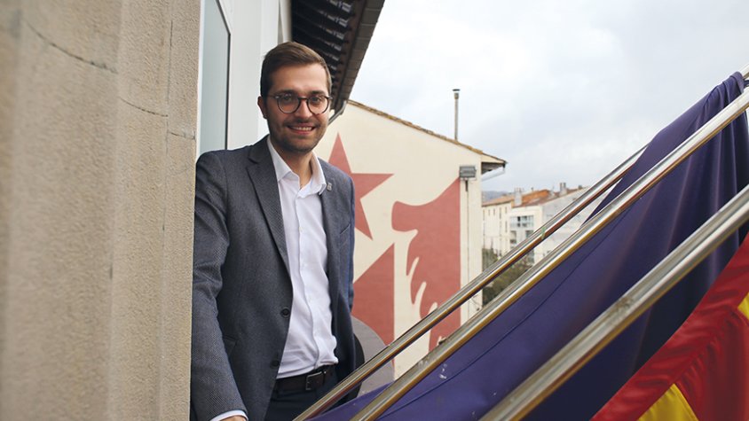 Fa just un any, el 5 de març del 2025, Agustí Arbós agafava per primera vegada la vara d'alcalde.