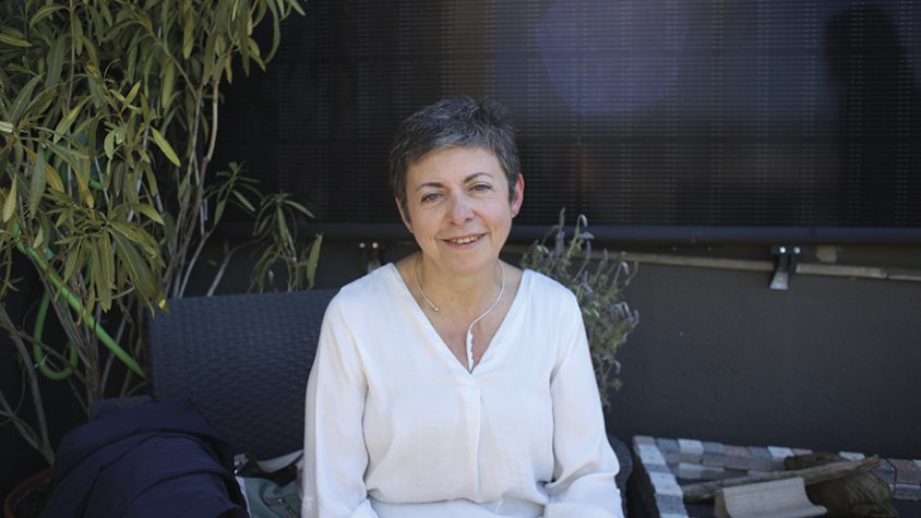 Després de 13 anys de ser diagnosticada amb Parkinson, la Mariàngels dona a conèixer el seu viatge amb el llibre "Cartes en temps d'em@ails".