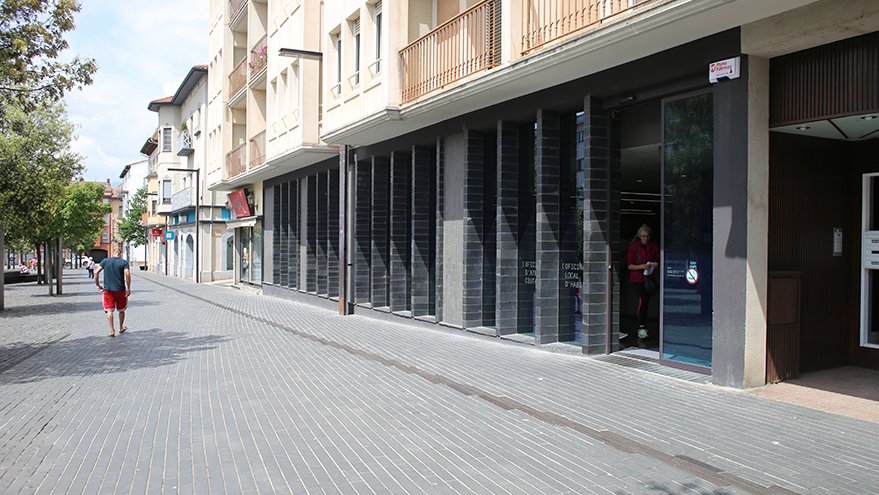 Flaixos | Crítiques a la regularització d’estrangers