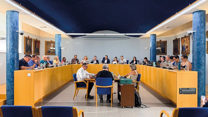 Flaixos | El padró centra el ple municipal d’Olot